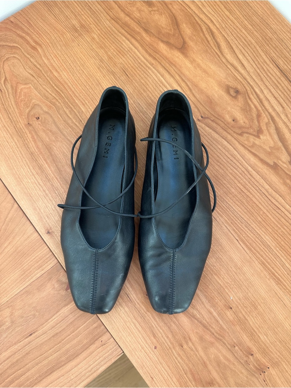 M. Gemi The Una Black Leather Ballet Flats - Picture 2 of 4